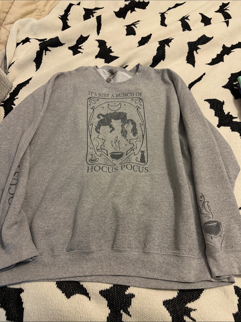 Gildan Gray 'Hocus Pocus' Graphic Crewneck Sweatshirt
